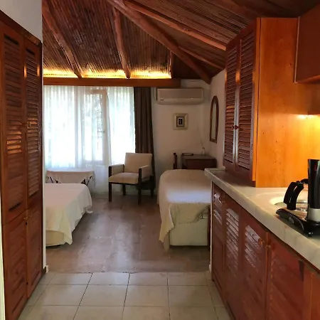 Casa de hóspedes Room In Bb - Big Suite Room Natural Conservation Area, Boutique Hotel With Pool *